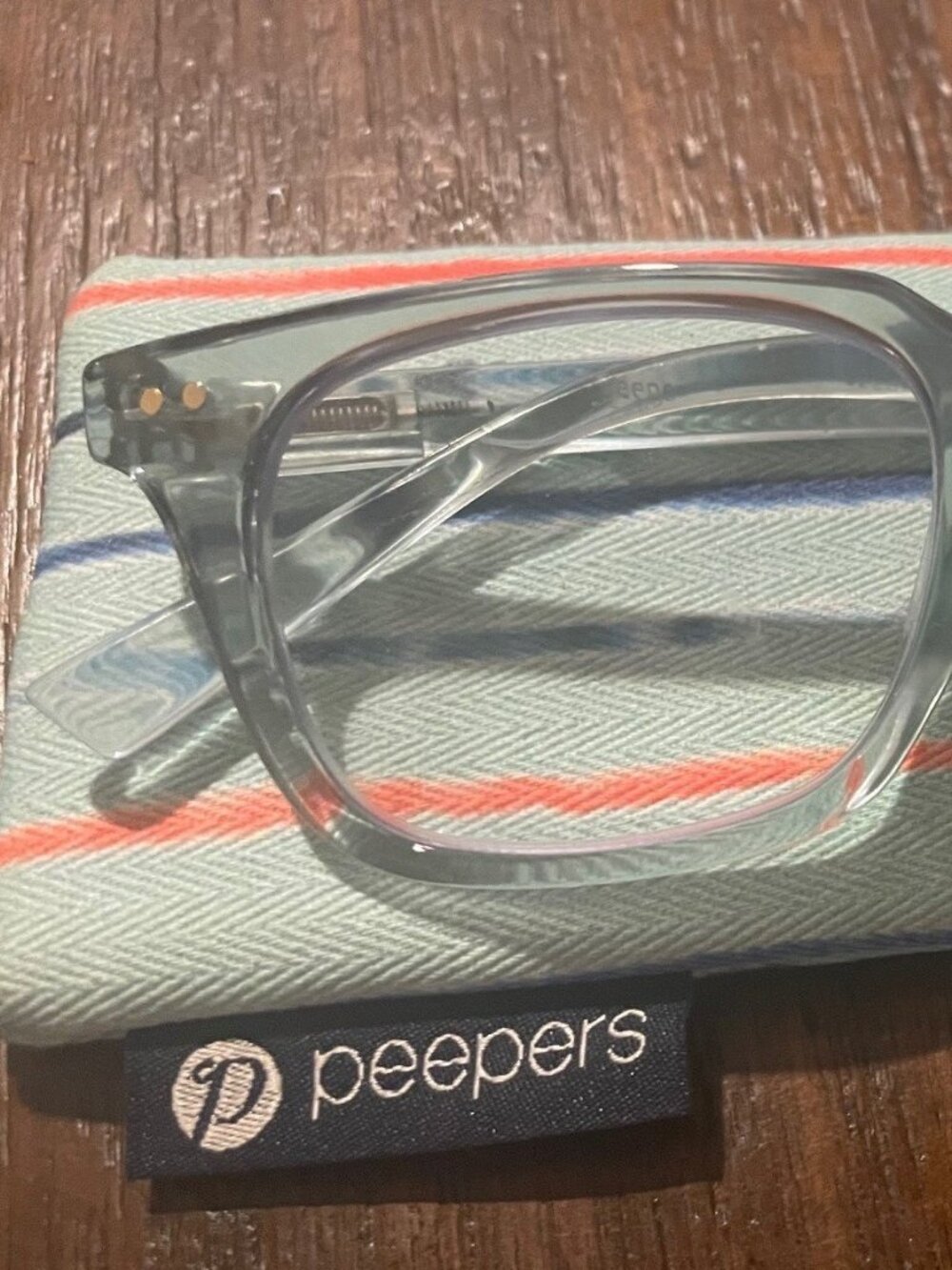 Peepers Readers: Blue, with case. +1.00 magnification (beginner readers). EUC.